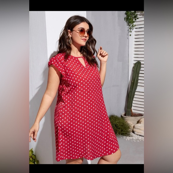 NWT- Polka Dot Print Keyhole Neckline Butterfly Sleeve Dress. - Picture 2 of 5